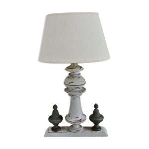 Lampe en bois patiné gris - ancien