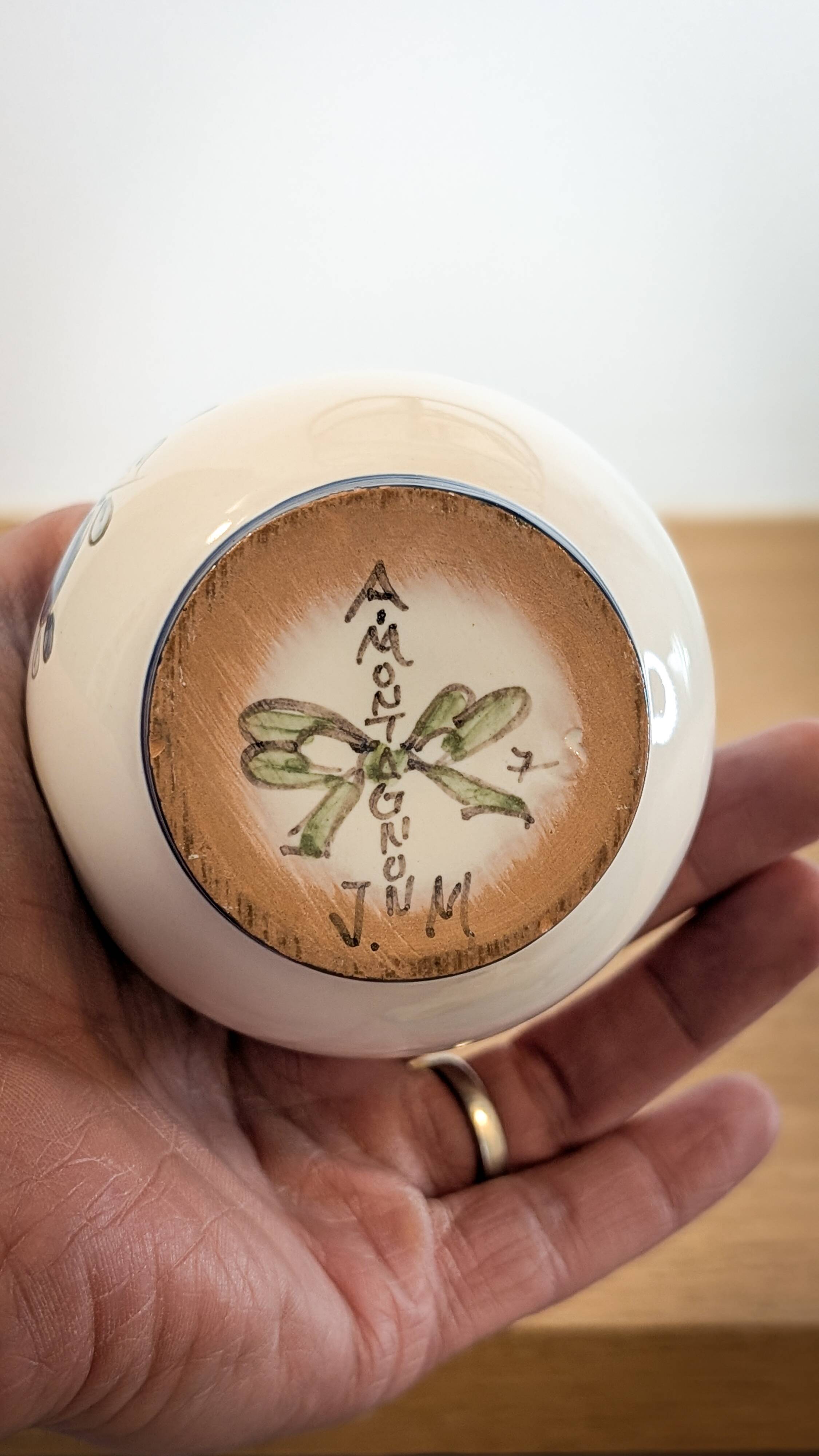 Round vase from the Montagnon Workshop (Manufacture from the end of the world)