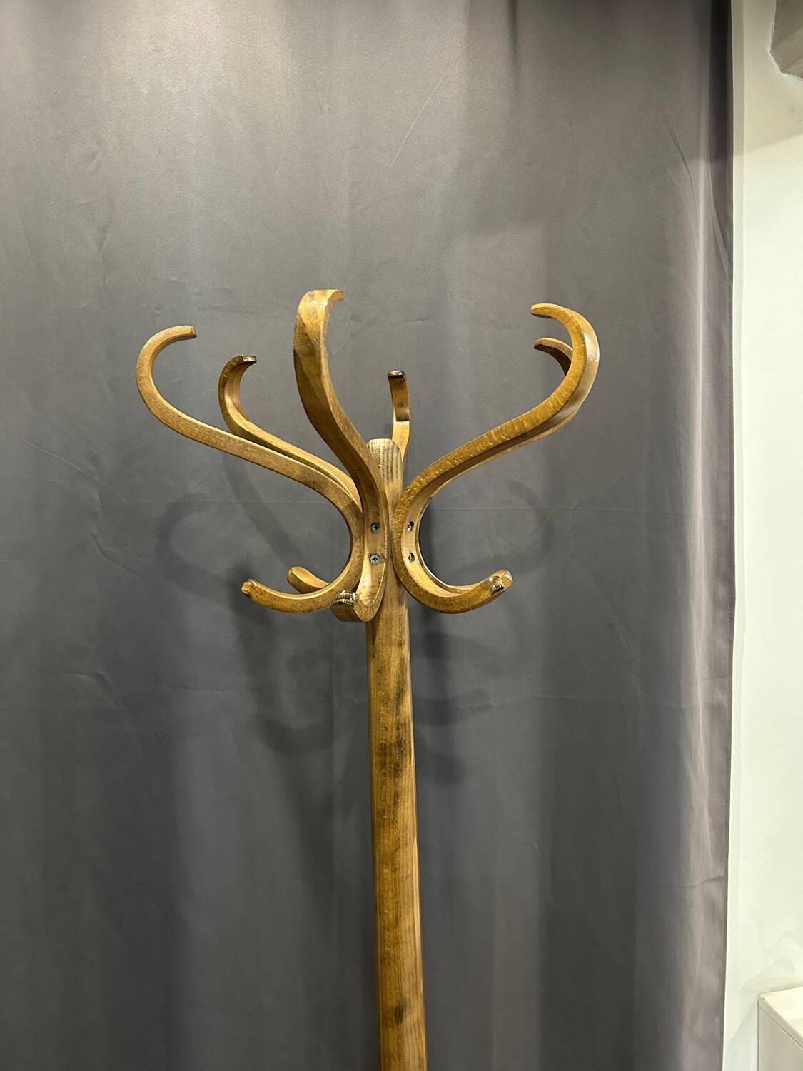 Baumann style 1960 swivel parrot coat rack in curved wood