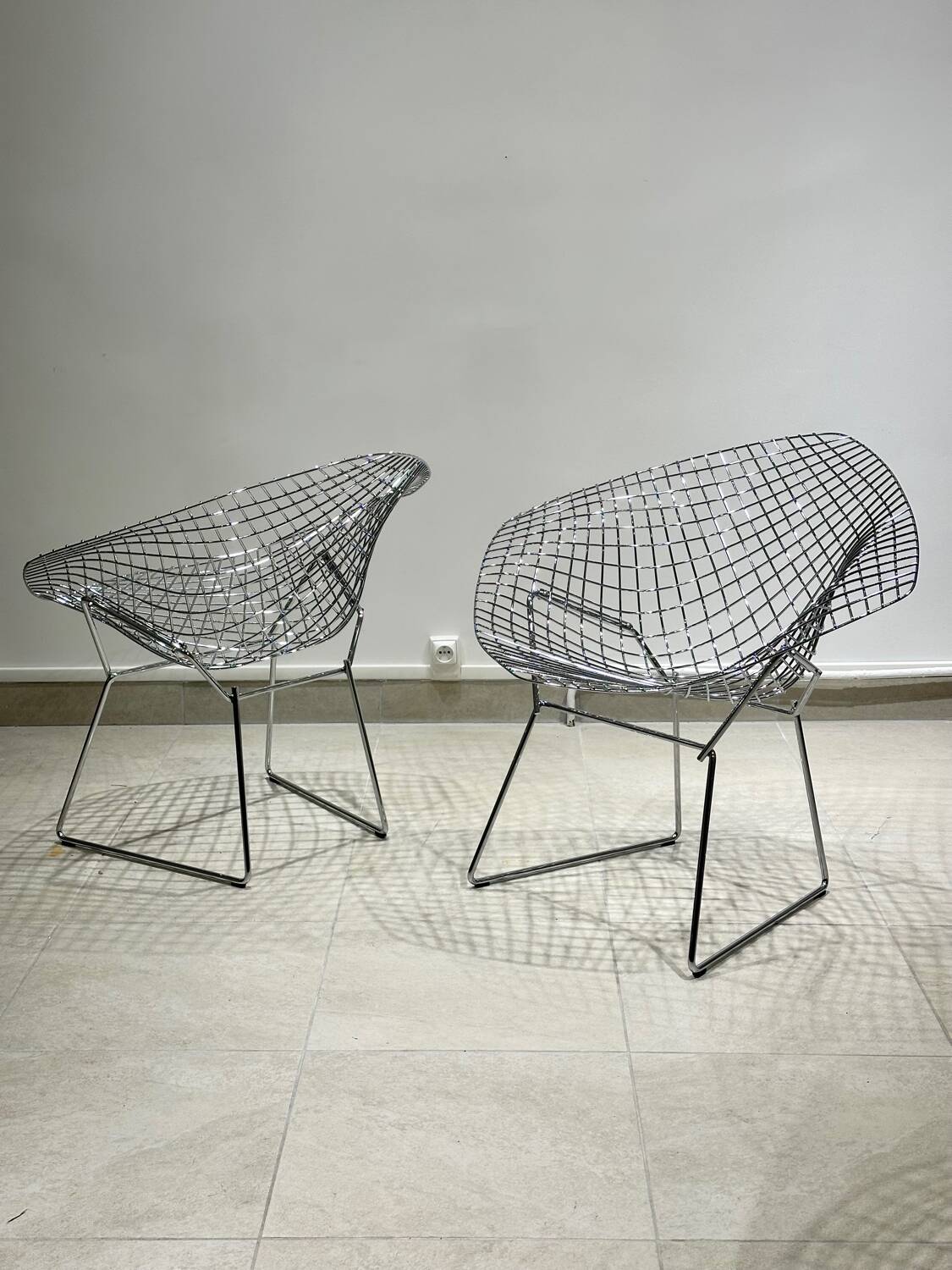 Pair of Knoll Diamond Armchairs by Harry Bertoia