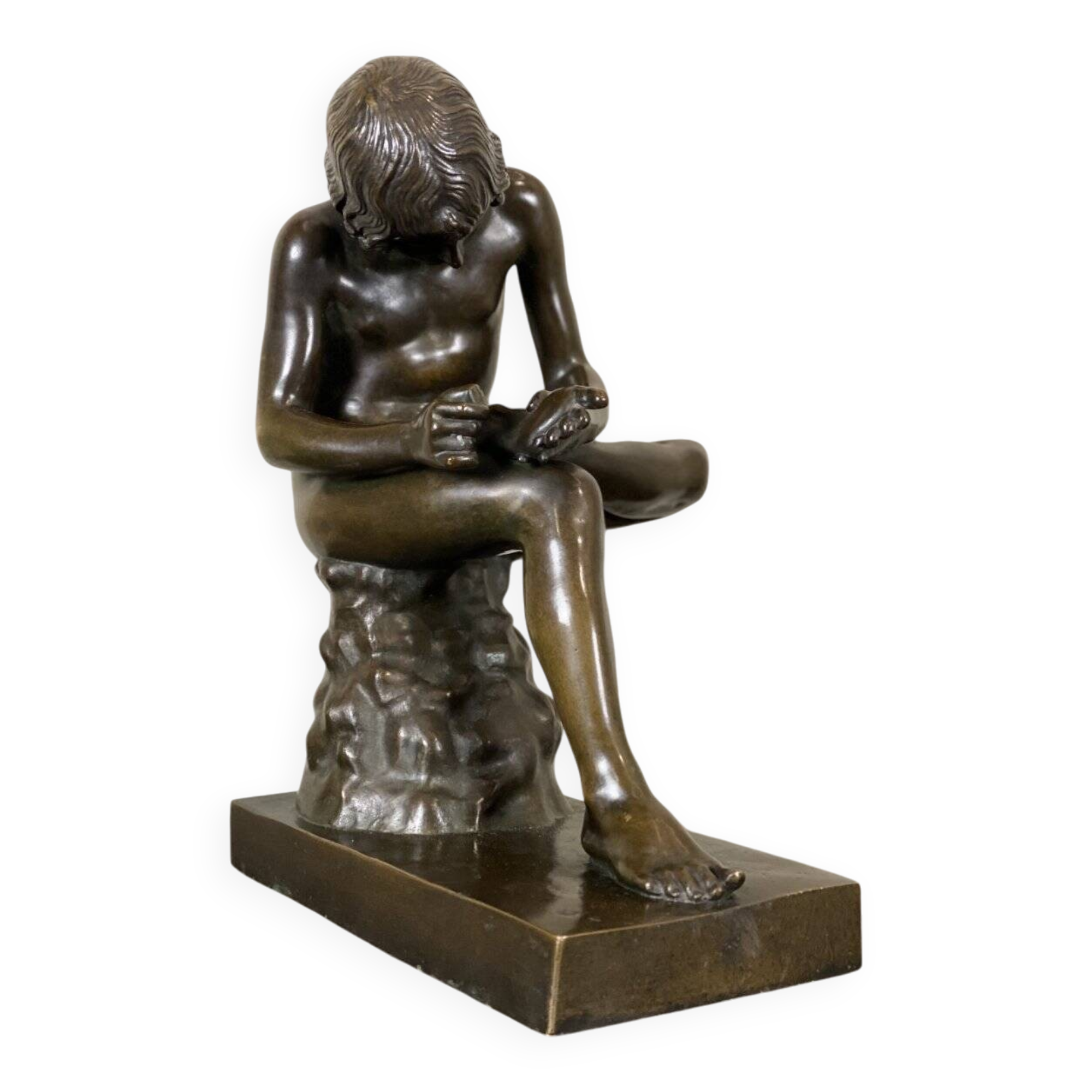 Le Spinario ou tireur d’épine, bronze d’après l’antique