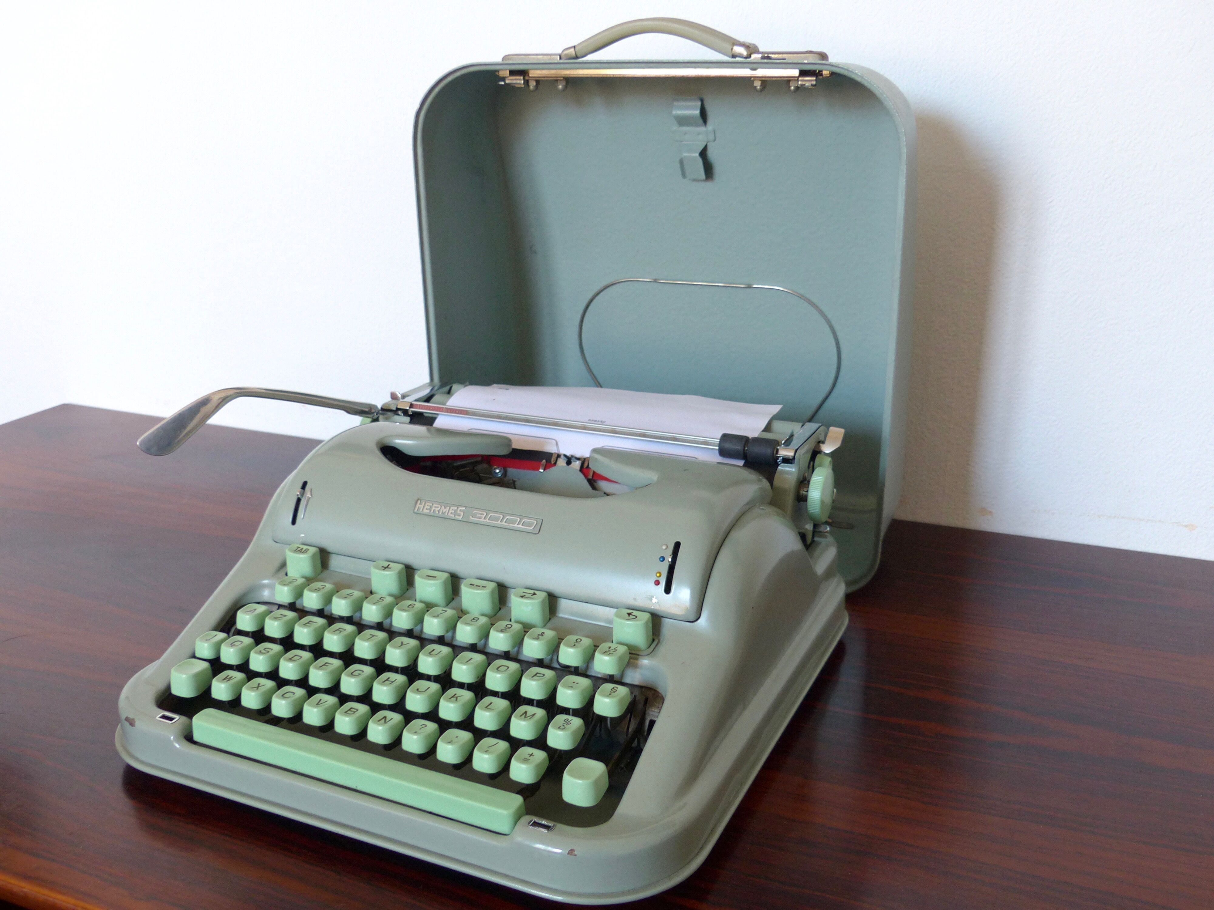 Hermes 3000 green Mint metal typewriter
