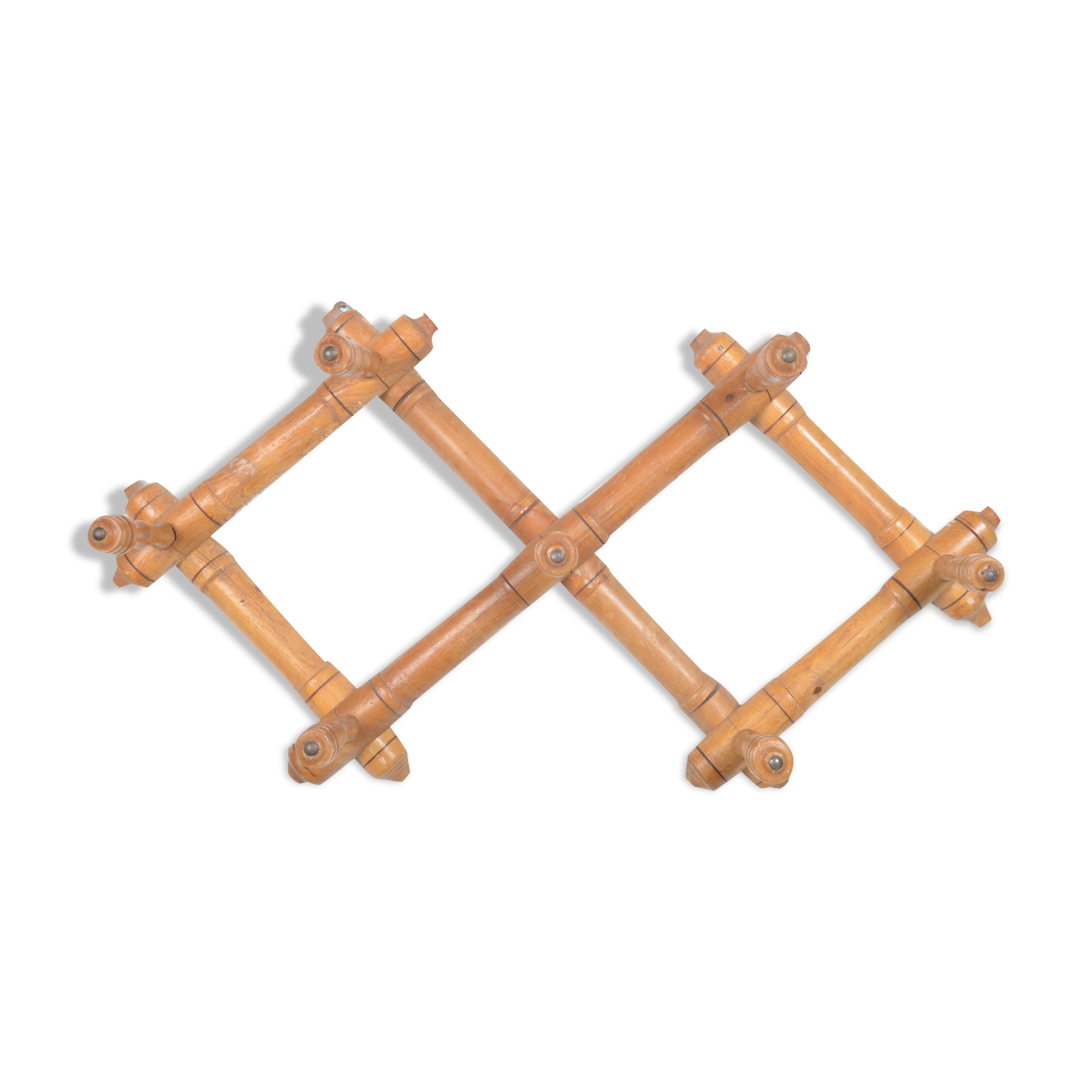 Wall accordion coat holder