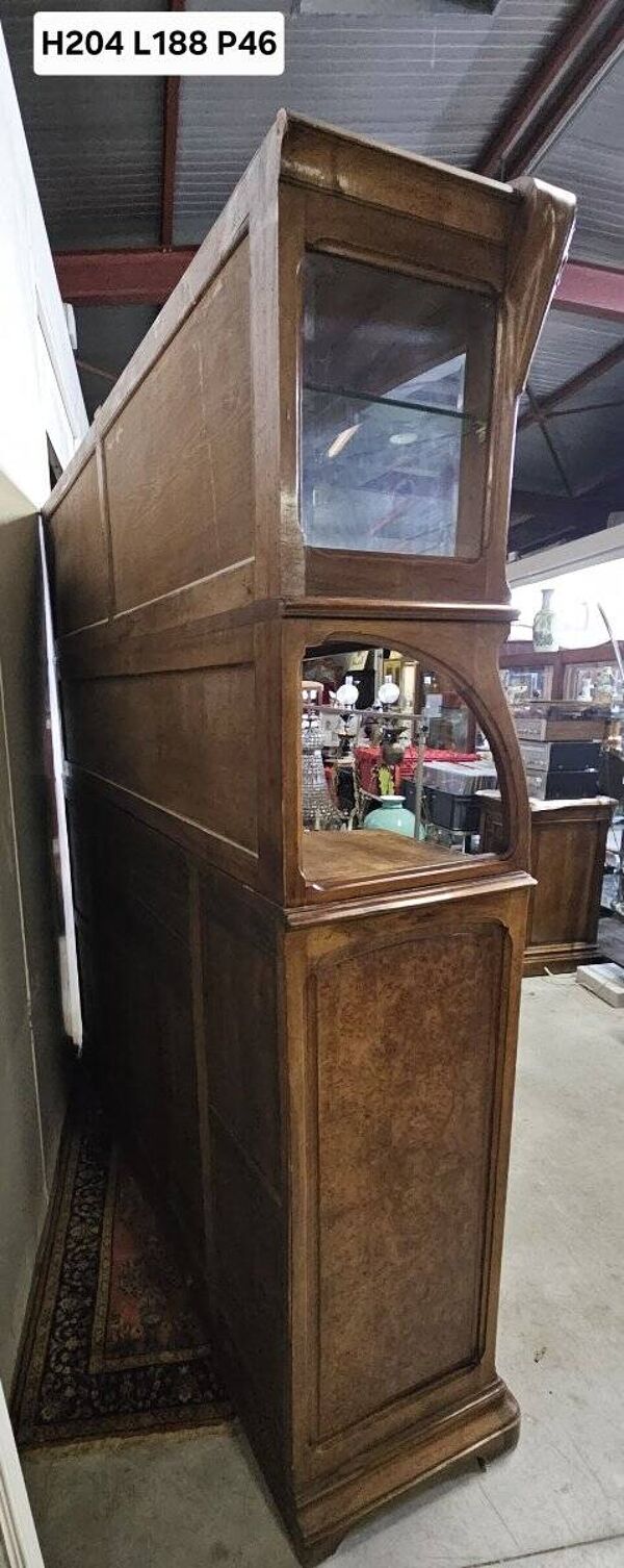 D'après Gauthier-Poinsignon : grand buffet à deux corps époque Art Nouveau en noyer et loupe