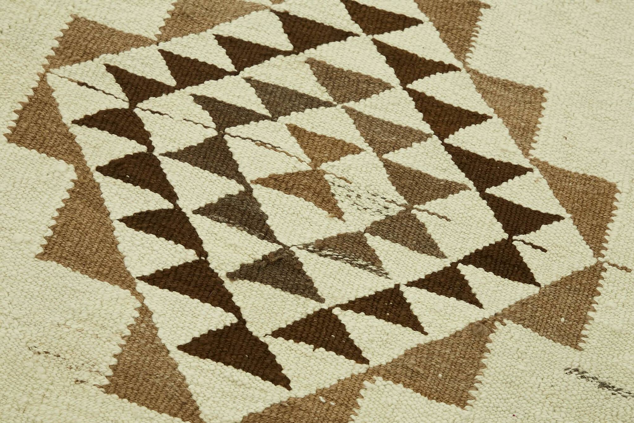Turkish Handwoven Vintage Herki Kilim 85 cm x 338 cm