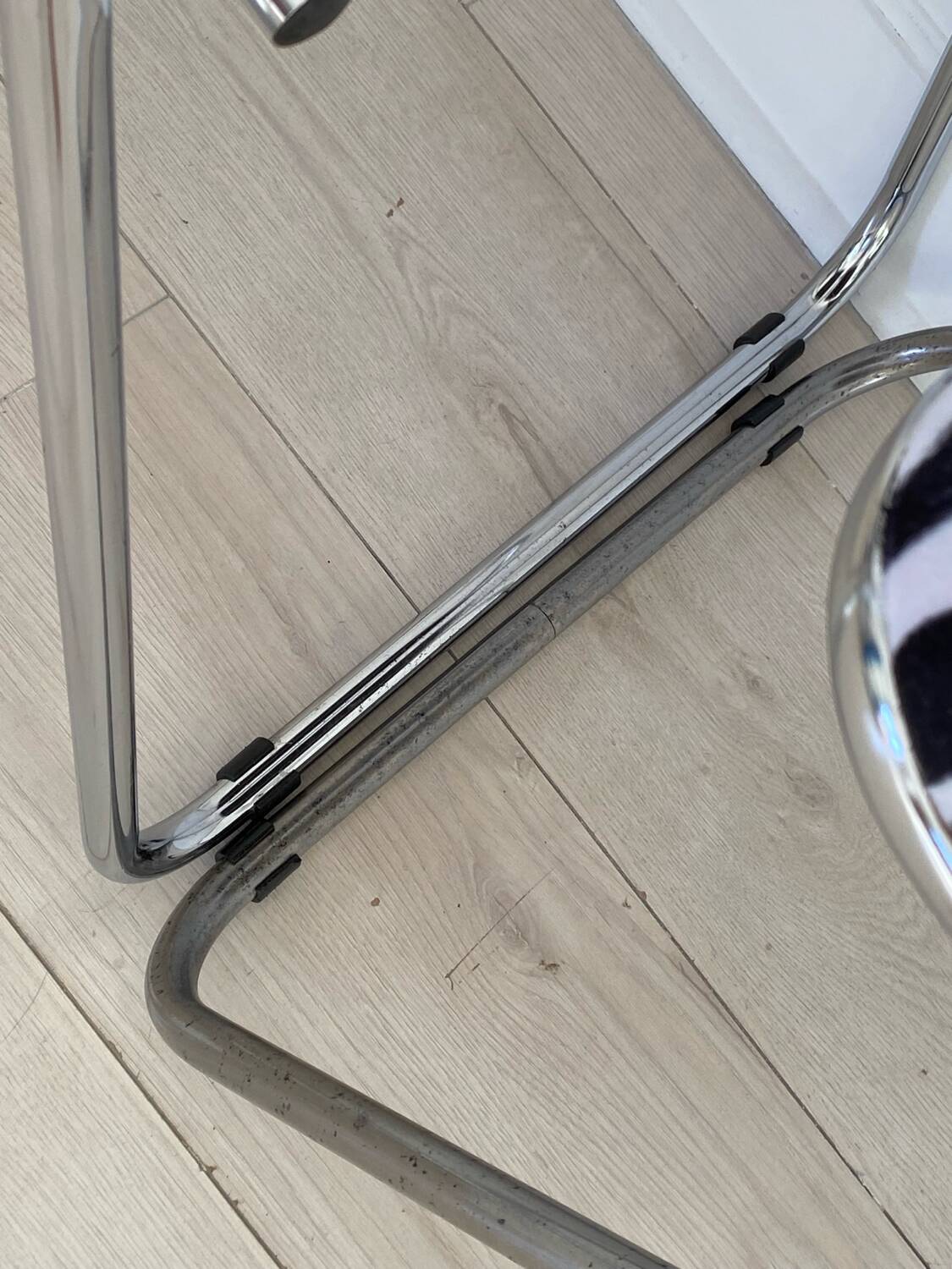 6 folding chairs in metal and zebra-patterned fabric, 1970s