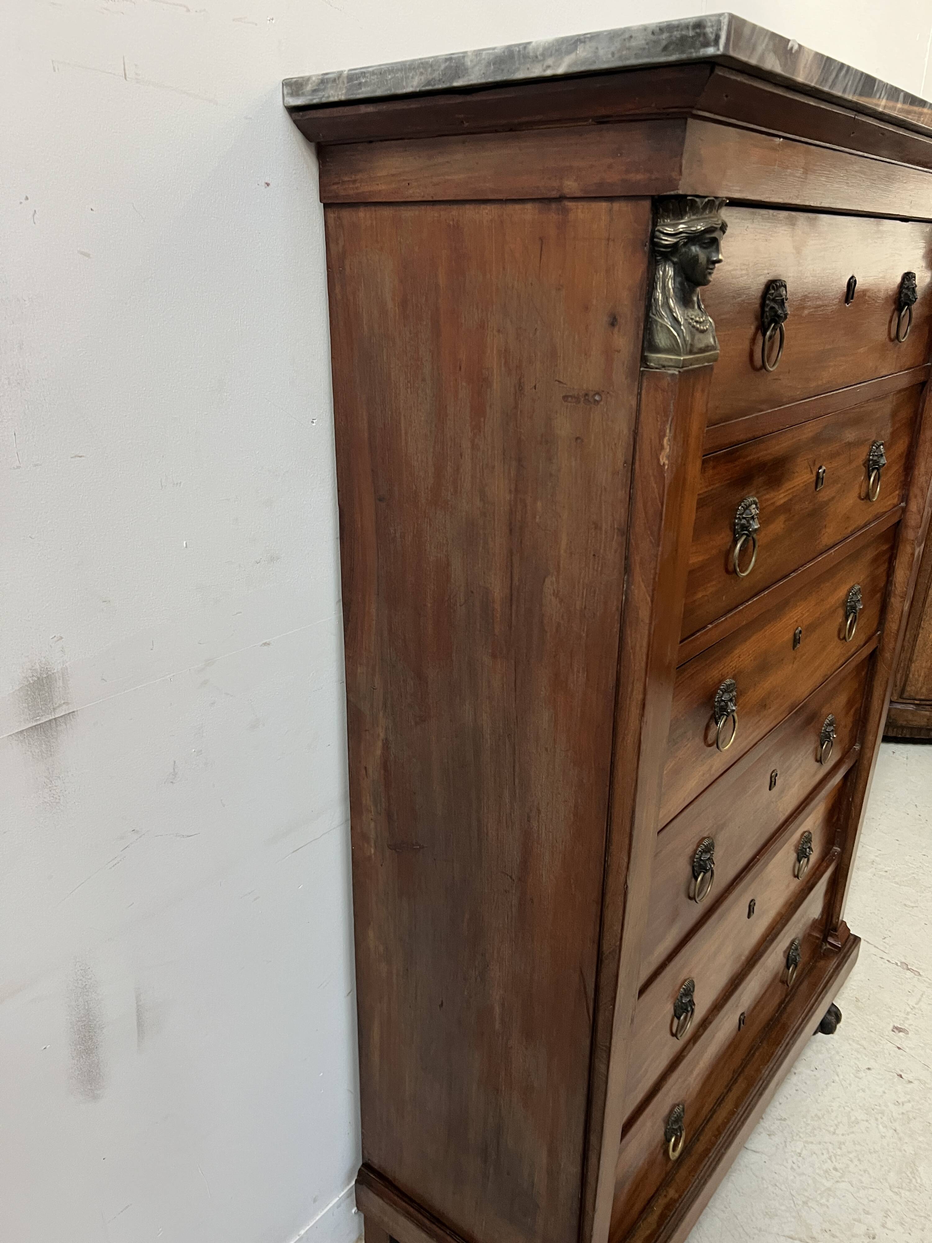 Empire period chest of drawers in mahogany and veneer, 19th century