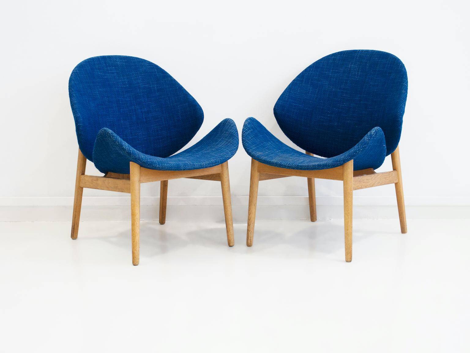 Paire de fauteuils en chêne Hans Olsen Model No 134 avec tapisserie en tissu bleu