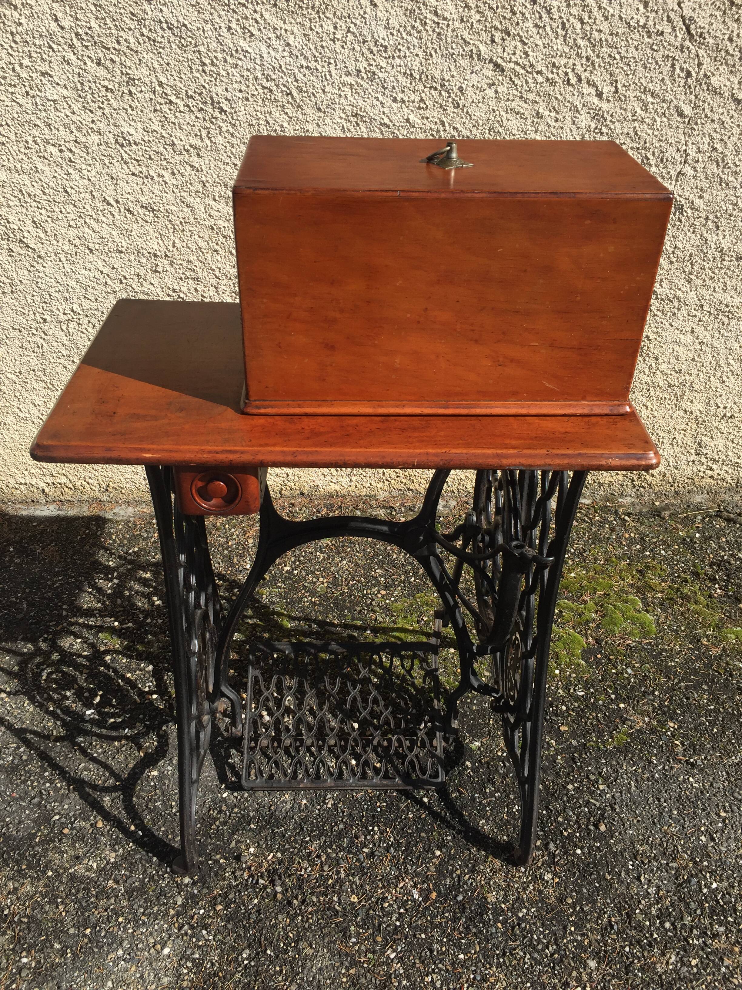 Singer sewing machine