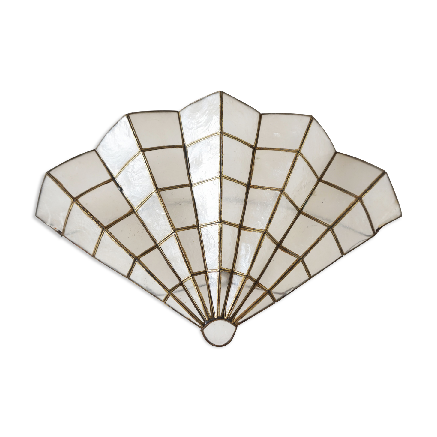 Mother-of-pearl fan sconce