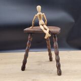 Half-round tripod stool feet balls