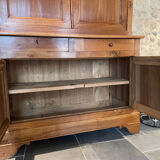 Buffet with 2 bodies in walnut, Louis Philippe style.