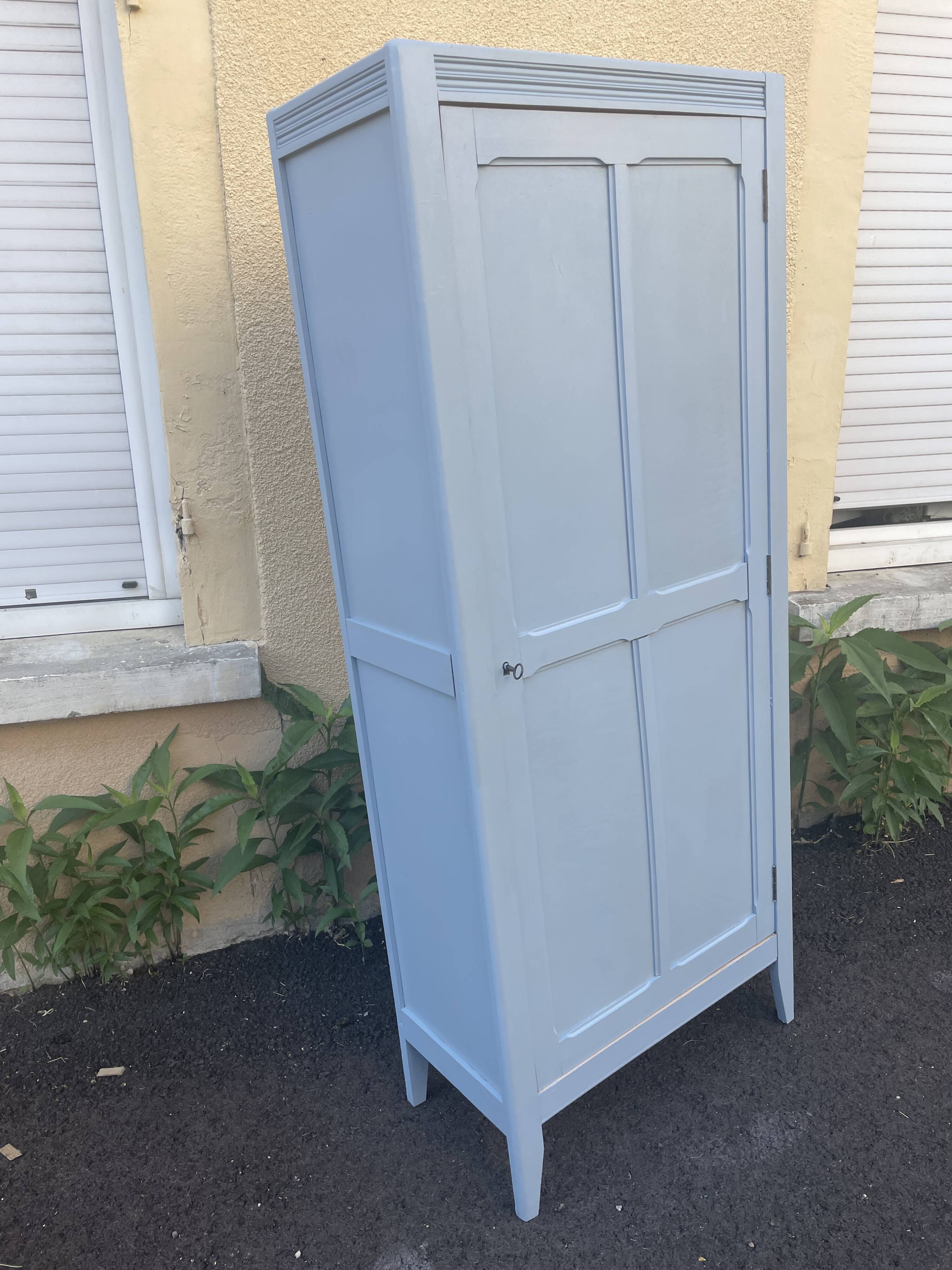 Armoire parisienne
