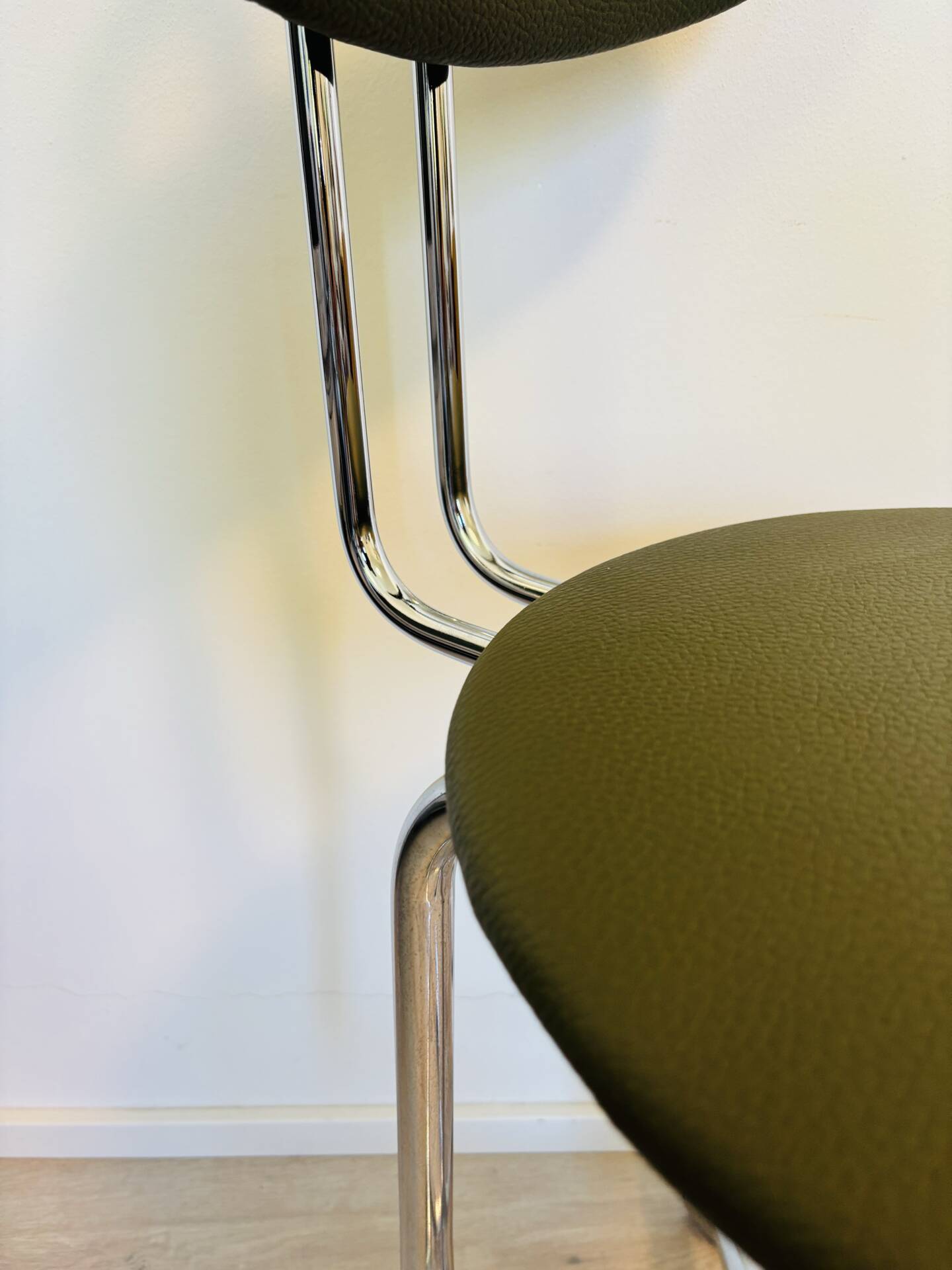 Vintage office chair fully restored by Kovona, Czechoslovakia, 1970s.