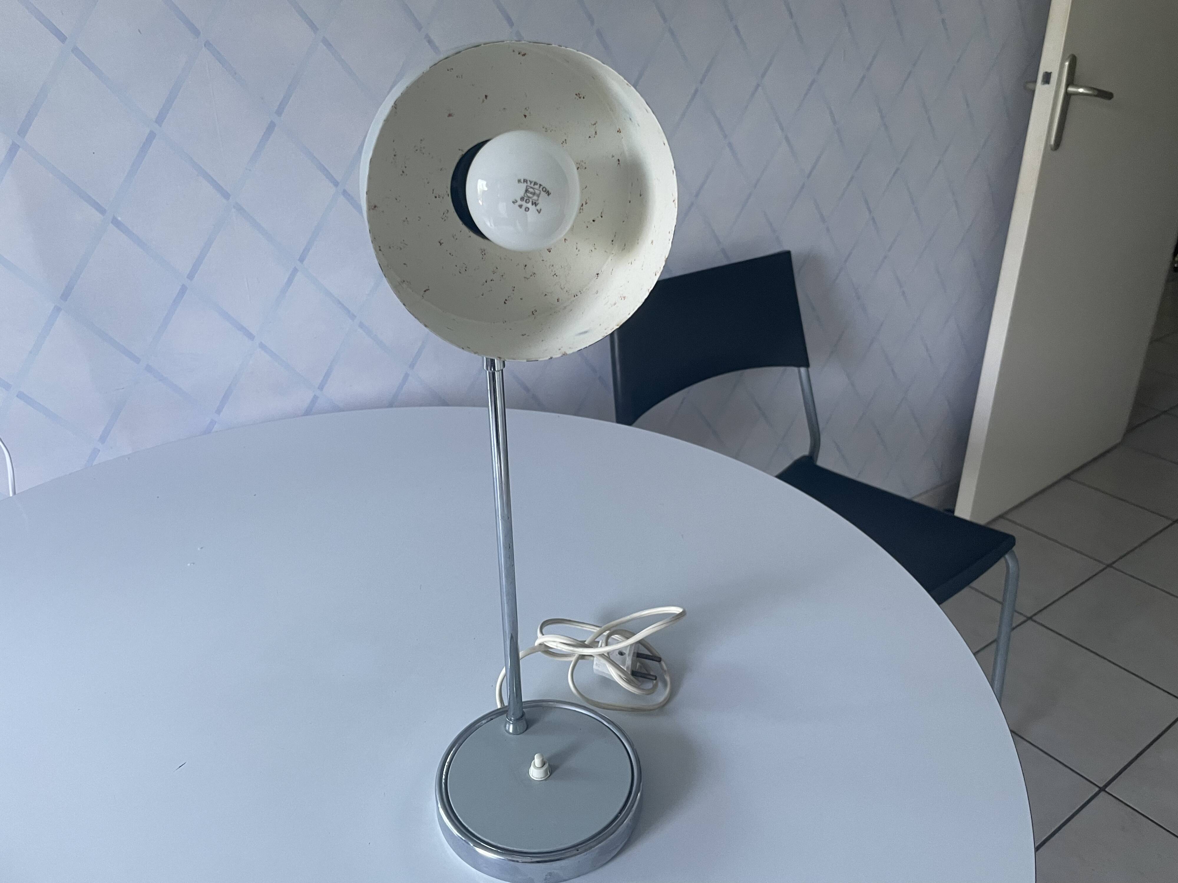 Workshop lamp