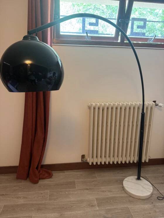 Arco floor lamp – 1960s/70s – Marble and black lacquered metal