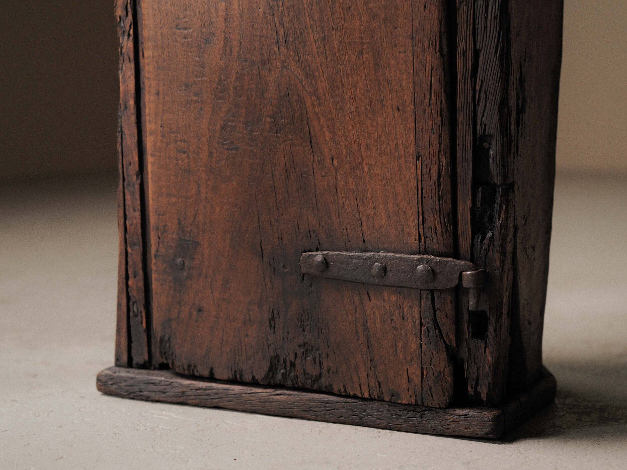 Sculpted furniture from a trunk, Folk art, 19th century