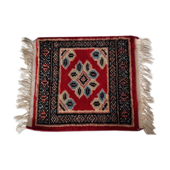 Tapis rouge fait main pakistan 40x30cm