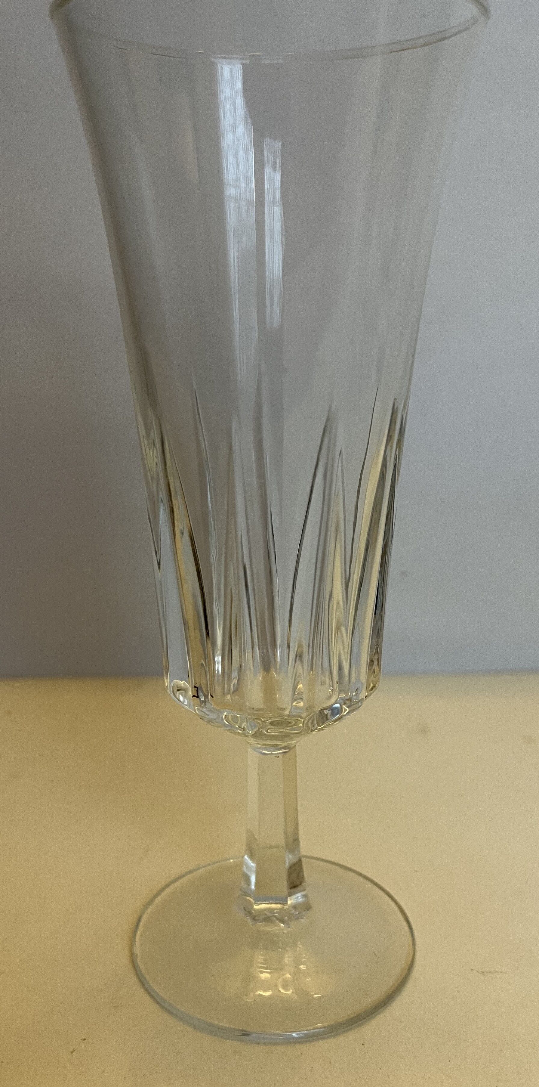 6 Champagne flutes