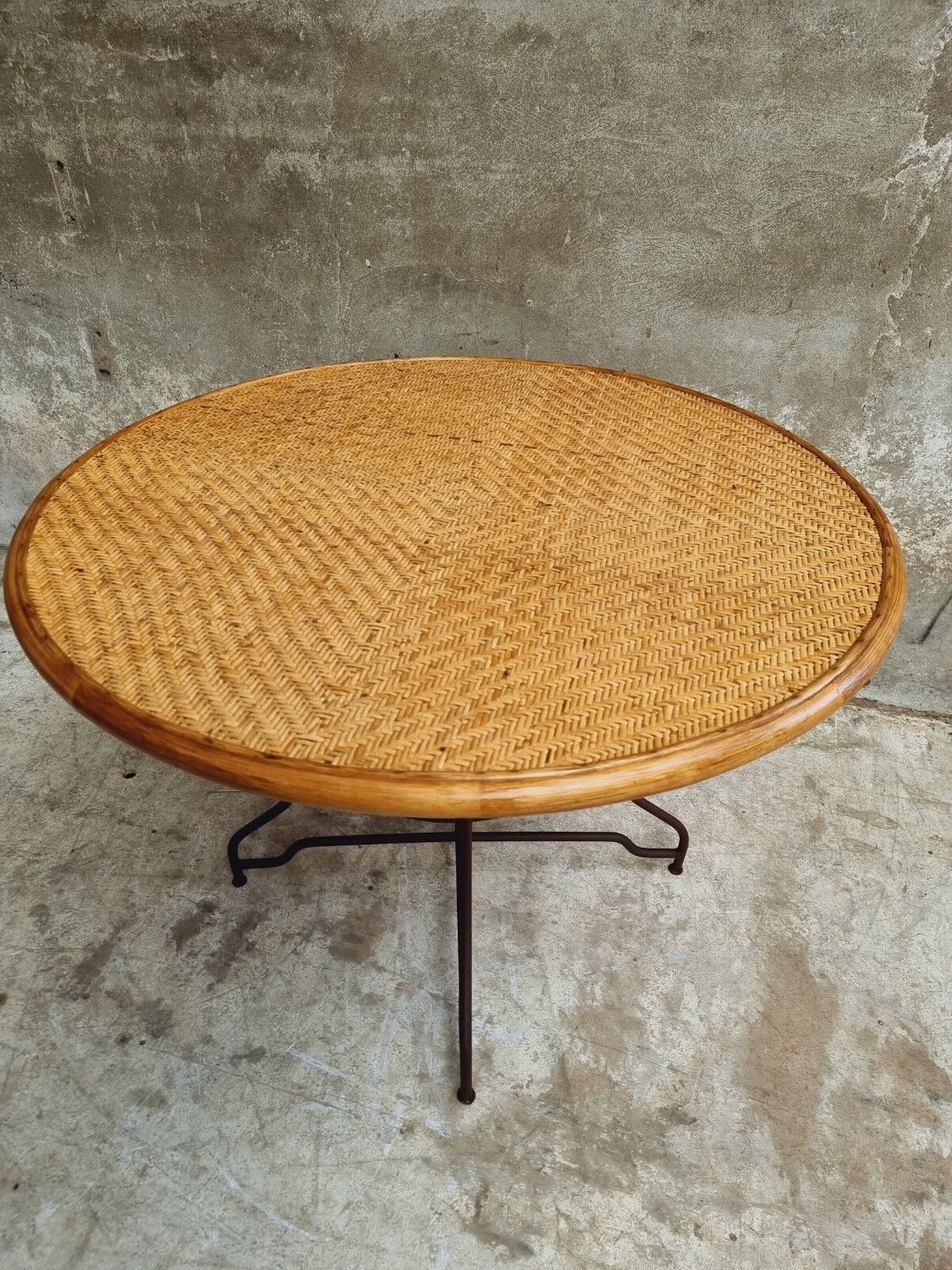 Vintage round table bamboo with iron base 105 cm
