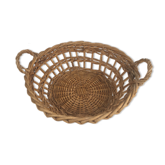 Wicker basket with handle