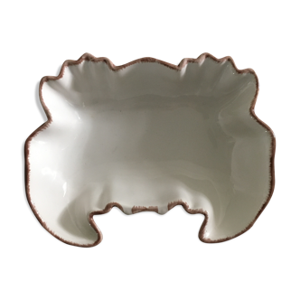 Stylized crab pocket emptier