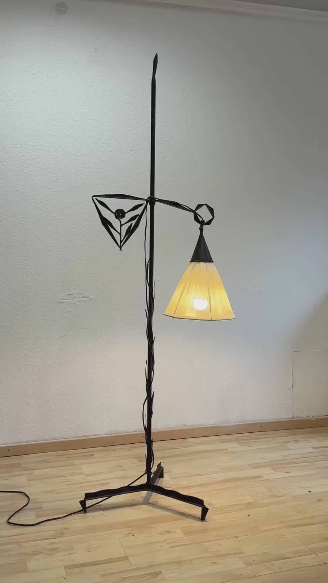 Lampe de sol en fer forgé Arts & Crafts de l'École d'Amsterdam