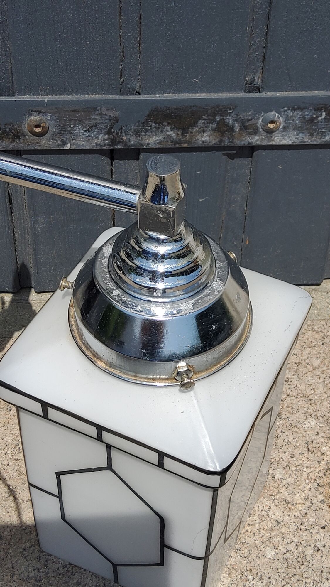 Art deco wall lamp in chromed metal and enamelled opaline glass