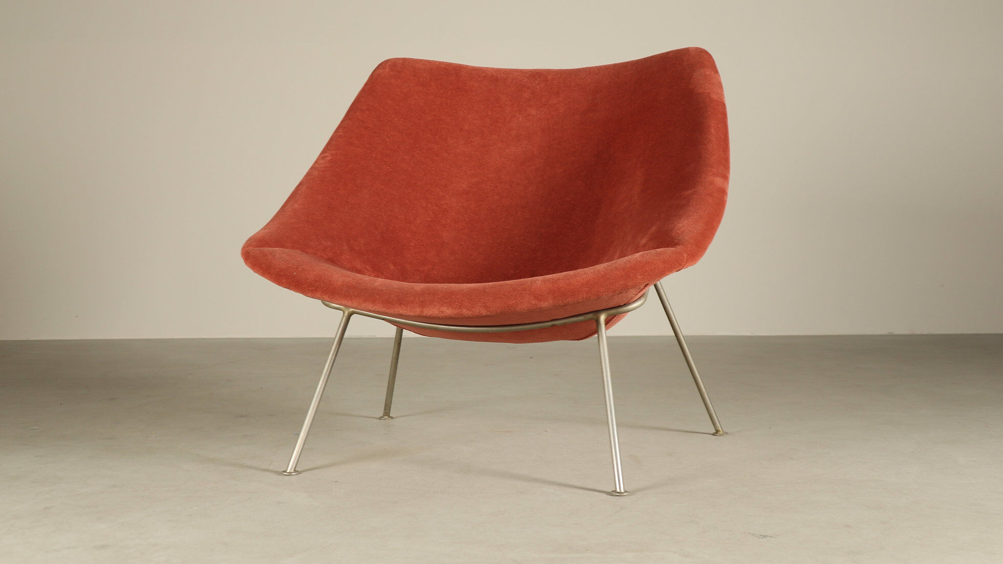Pierre Paulin for Artifort — F156 “Little Oyster” lounge chair, 1959–1960s