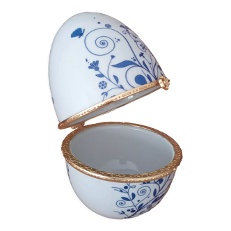 Boite à bijoux en porcelaine