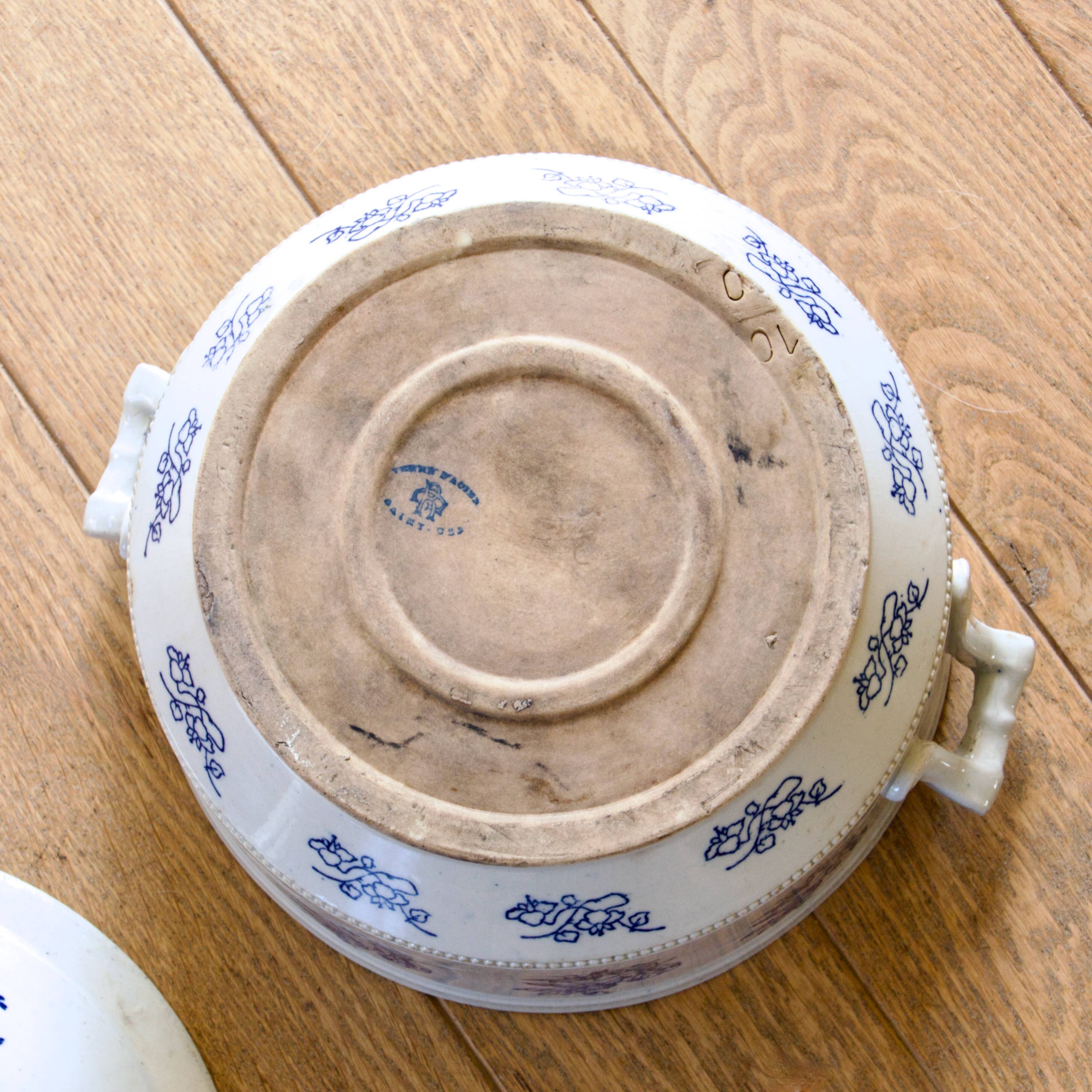 Large 19th-century tureen signed St Uze St Vallier, steel earthenware