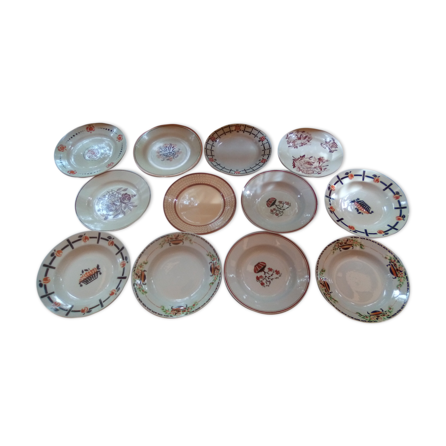 Assorted 12 dominant old brown/black plates