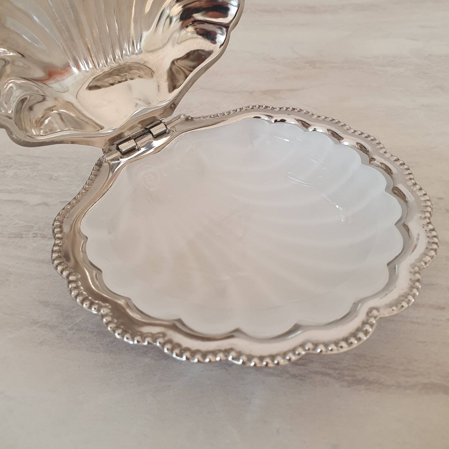 Stainless steel and glass shell butter dish
