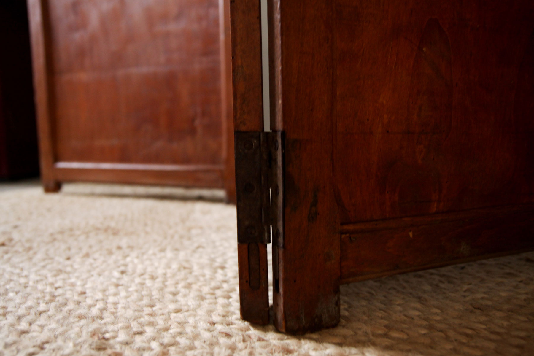 Wooden screen 5 instores