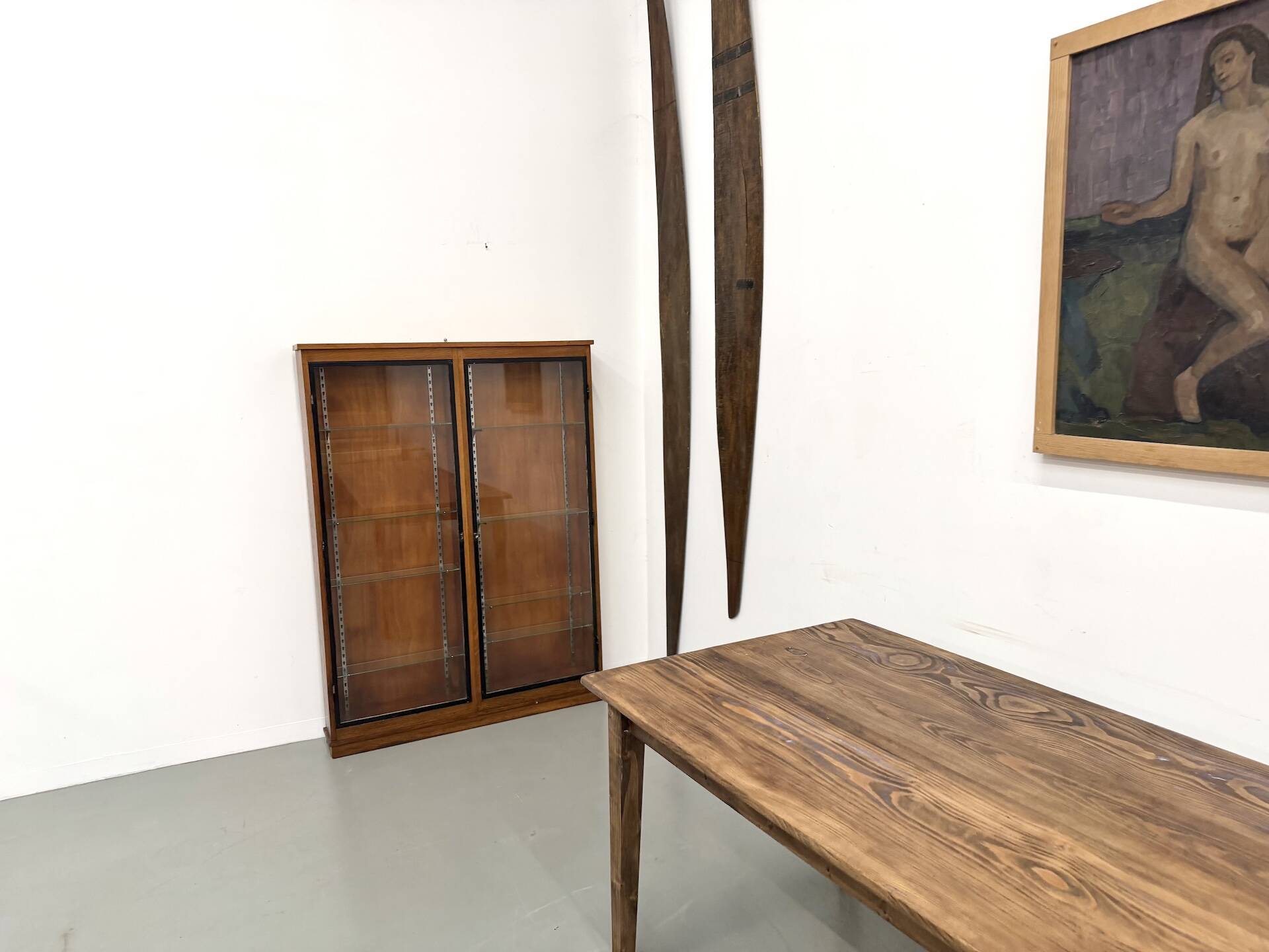 Vitrine de présentation murale Siegel Paris – Chêne & Verre – 1950