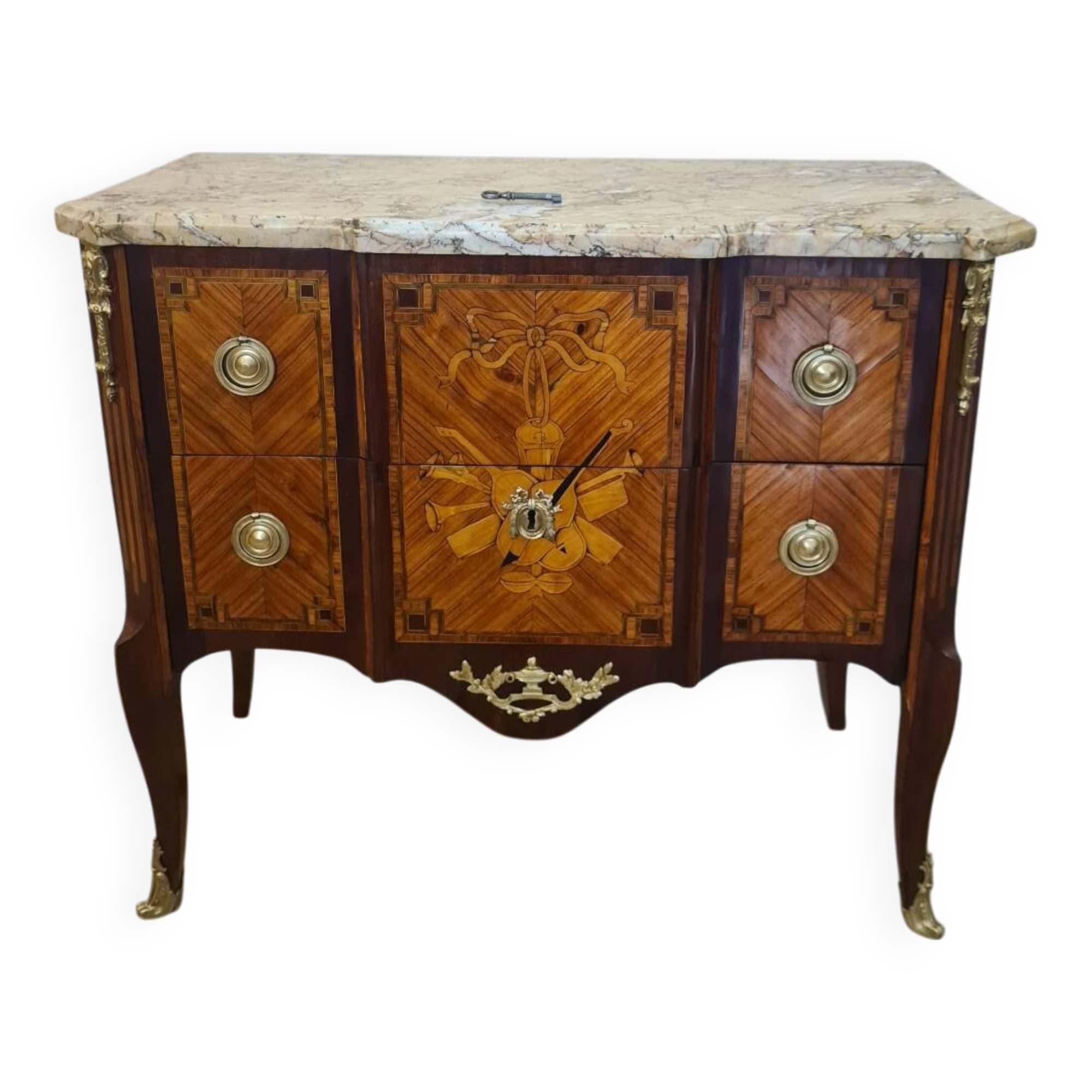 Transition period chest of drawers