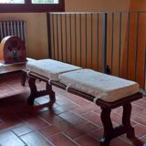 Corner bench