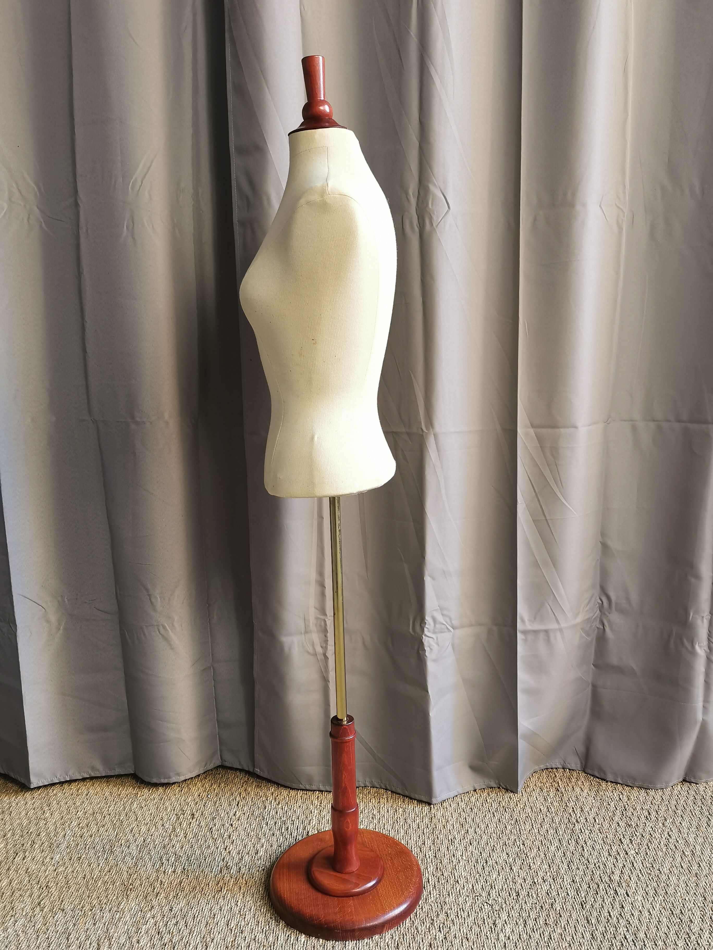 Mannequin vintage "buste de femme sur pied"