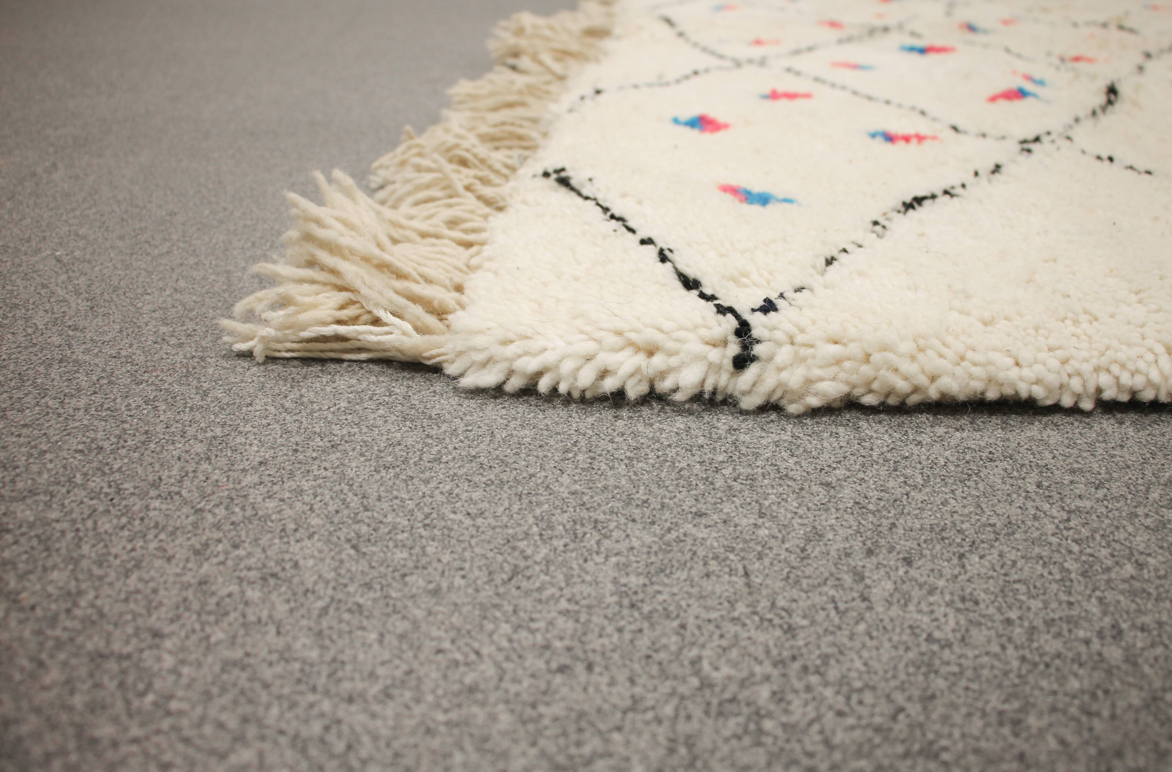 Azilal berber carpet 215 x 174