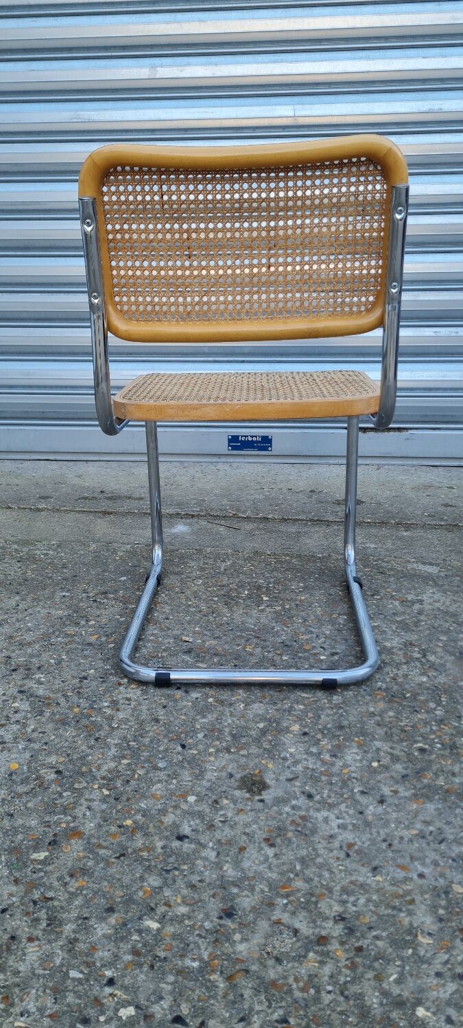 Chaise B32 par Marcel Breuer
