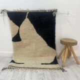 Handcrafted Moroccan Berber carpet 142 x 87 CM
