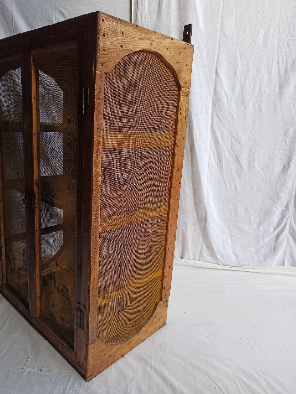 Large pantry 1m high