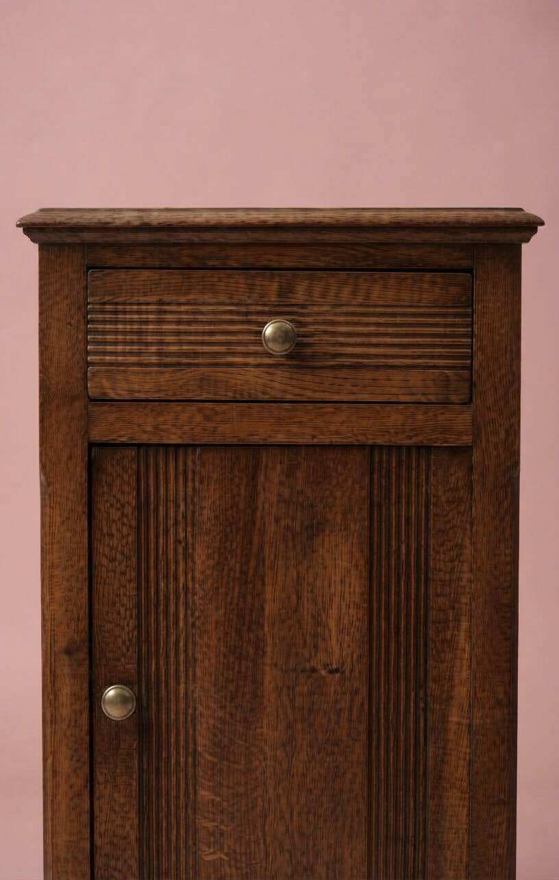 Vintage bedside table in solid oak, Art Deco and classic style.