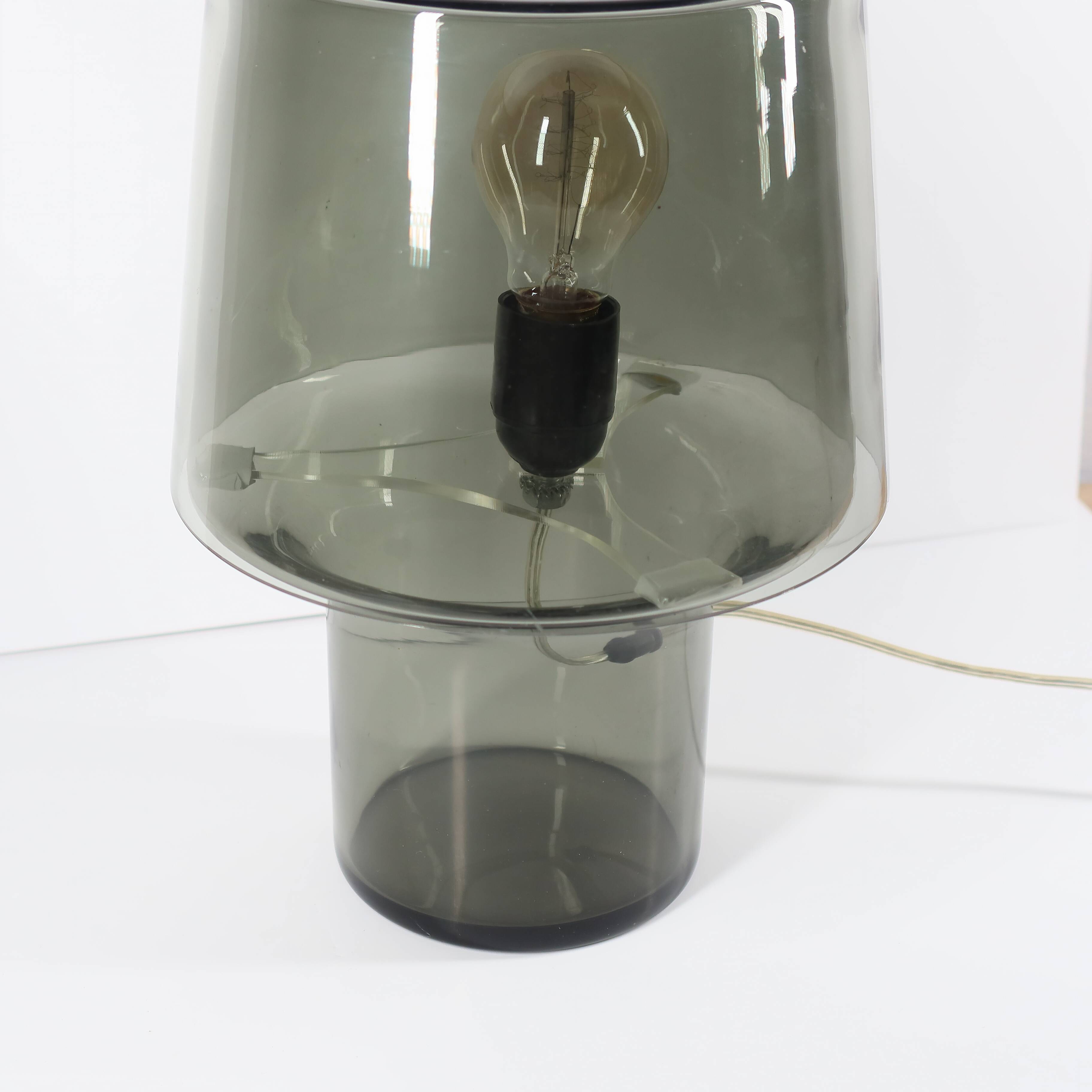 Lampe de table Muuto cosy in grey