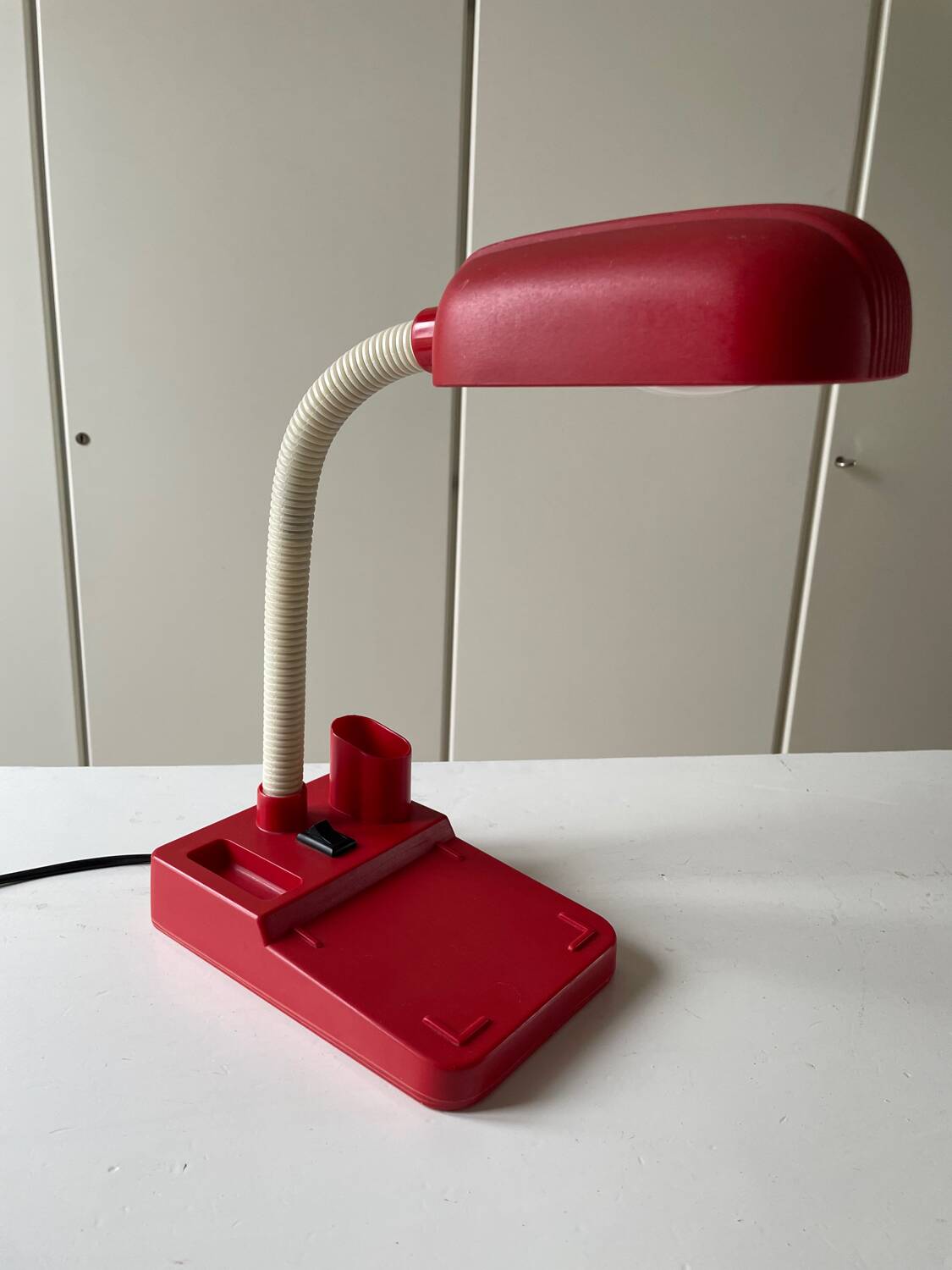 Vintage red articulated desk lamp Italy