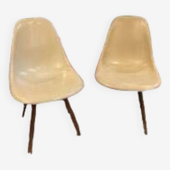 Lot de 2 chaises Eames DSW / Edition Herman Miller / Fibre de verre blanc-crème