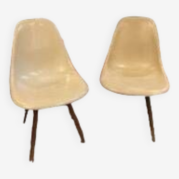 Set of 2 Eames DSW chairs / Edition Herman Miller / Cream-white fiberglass