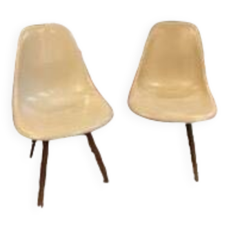 Lot de 2 chaises Eames DSW / Edition Herman Miller / Fibre de verre blanc-crème