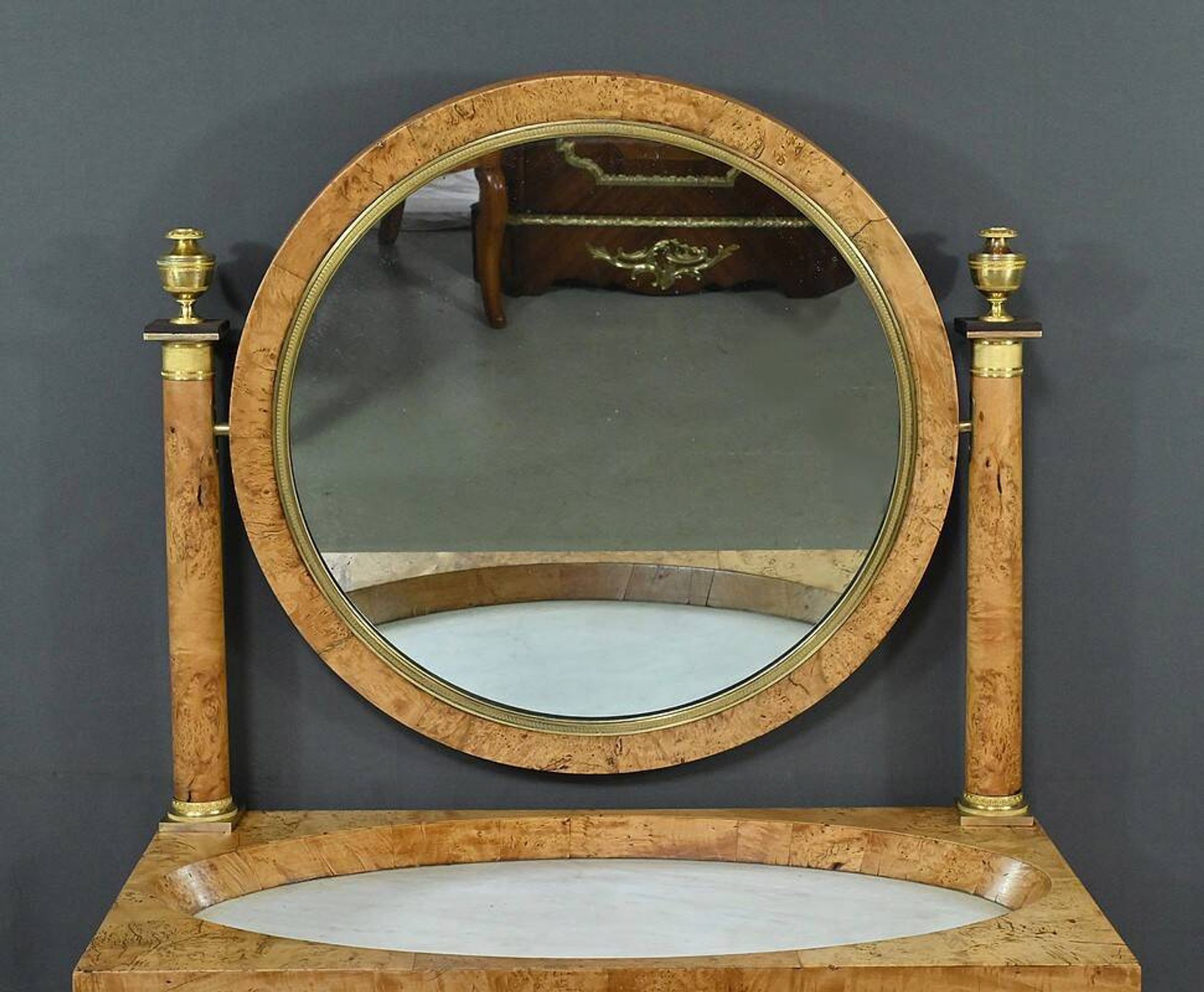 Dressing table in elm burl veneer, Empire period – Early 19th century