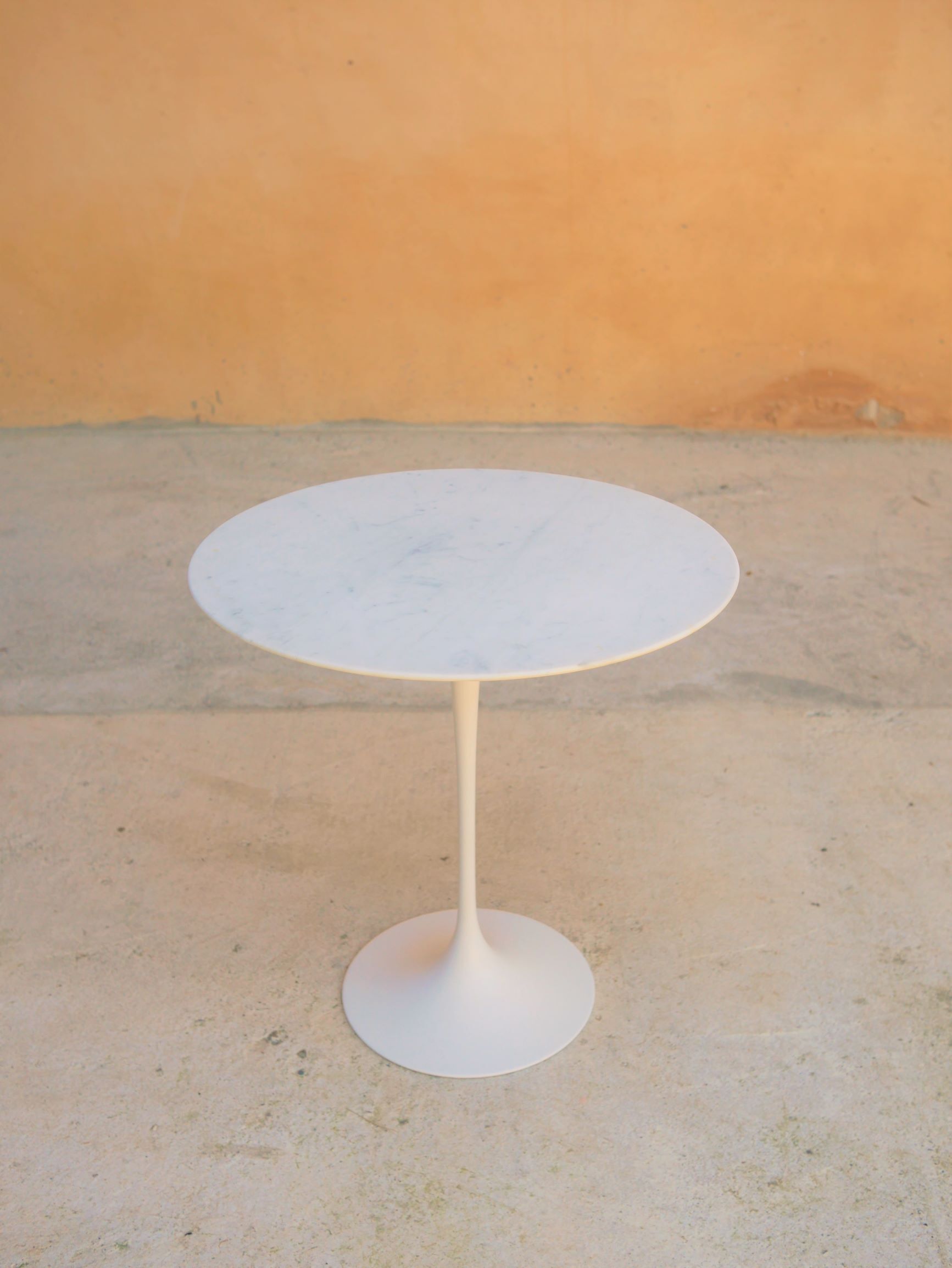 Tulip side table by Eero Saarinen for Knoll International Editions
